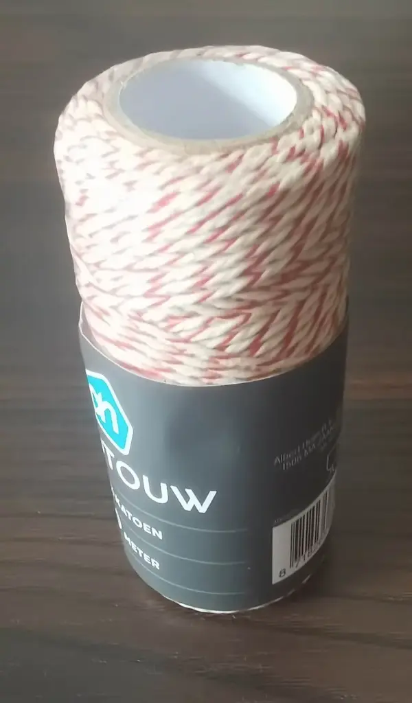[688047.T] Kitchen string 50M, red & white striped